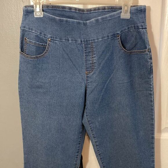 Time and Tru Denim Cropped Jeans Size M (8-10) - Picture 1 of 3